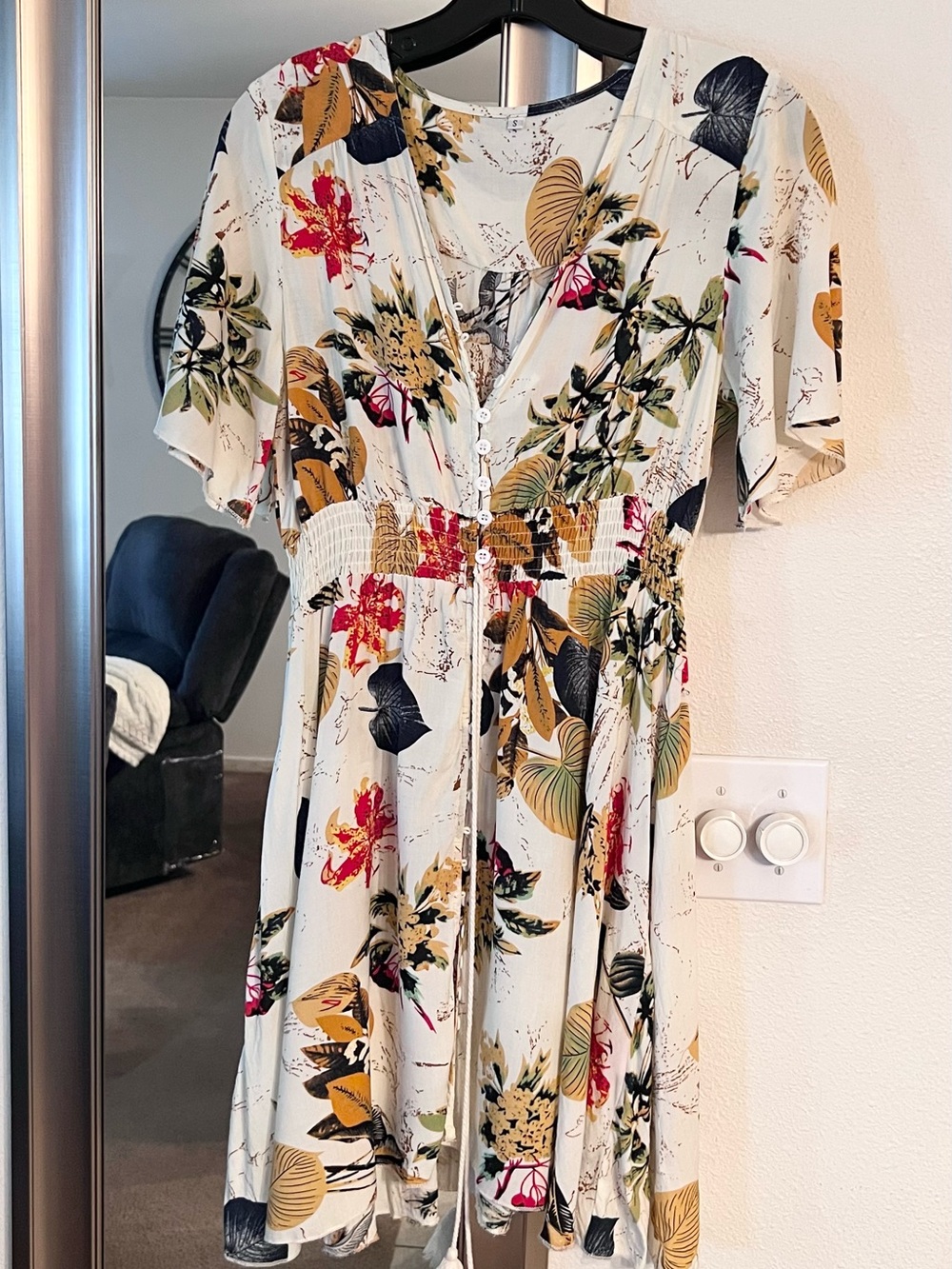 Floral Ivory V-neck Buttons All The Way Down  Short Sleeve Summer Dress Sz S